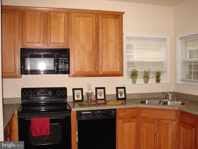 3628 Edgemont Street Edgewater, MD 21037 - Photo 24 of 25 Kitchen #3