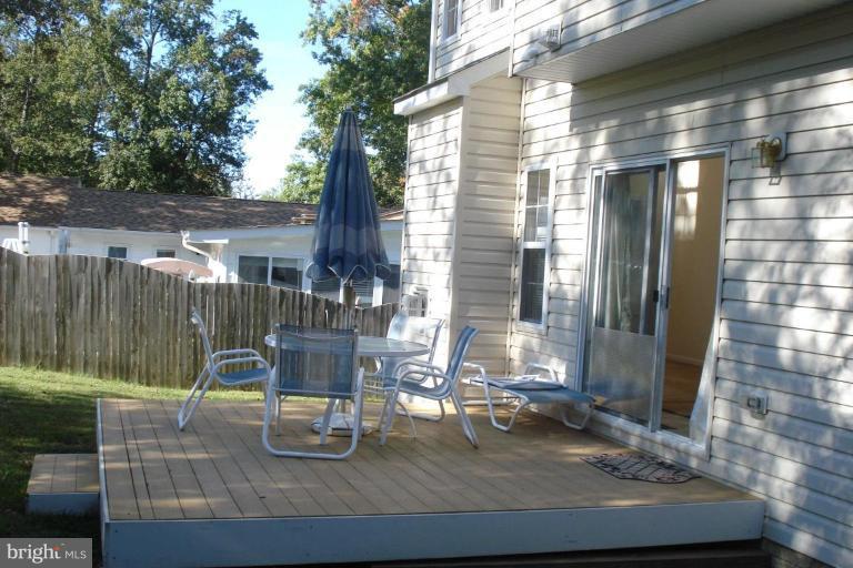 3628 Edgemont Street Edgewater, MD 21037 - Photo 9 of 25 Deck