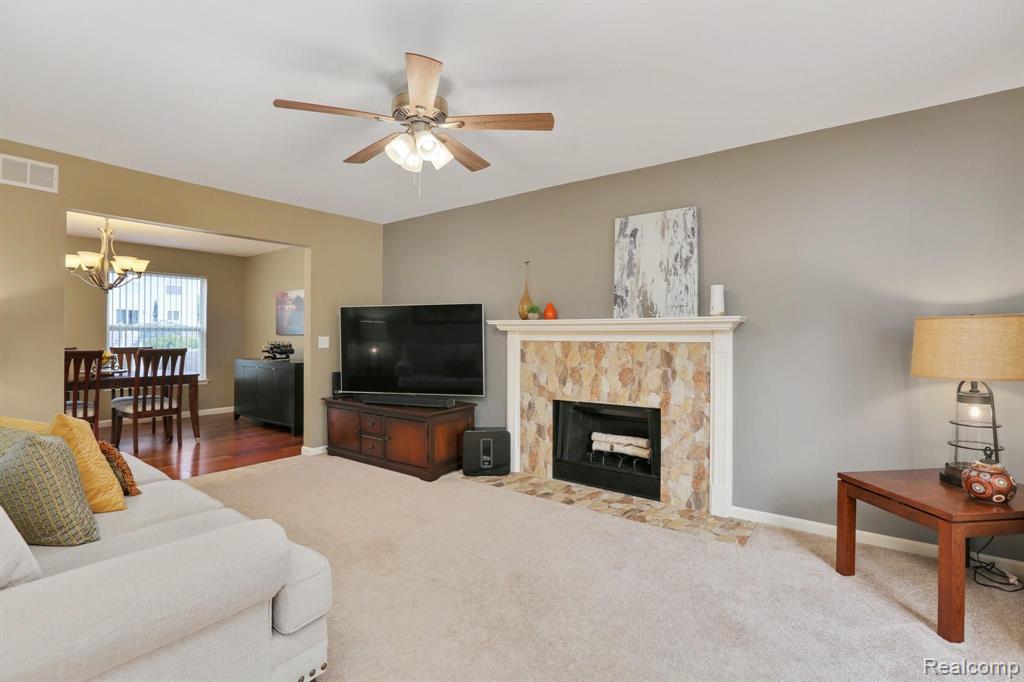 375 Natanna Drive Howell, MI 48843 - Photo 11 of 35