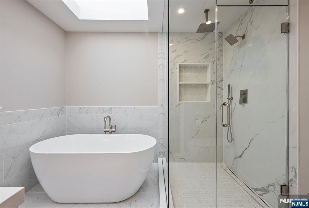 445 Pine Hill Road Leonia, NJ 07605 - Photo 14 of 29