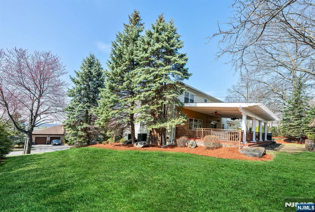 445 Pine Hill Road Leonia, NJ 07605 - Photo 27 of 29