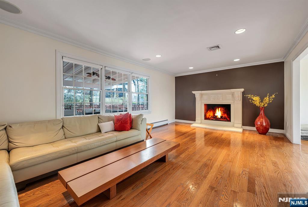 445 Pine Hill Road Leonia, NJ 07605 - Photo 6 of 29