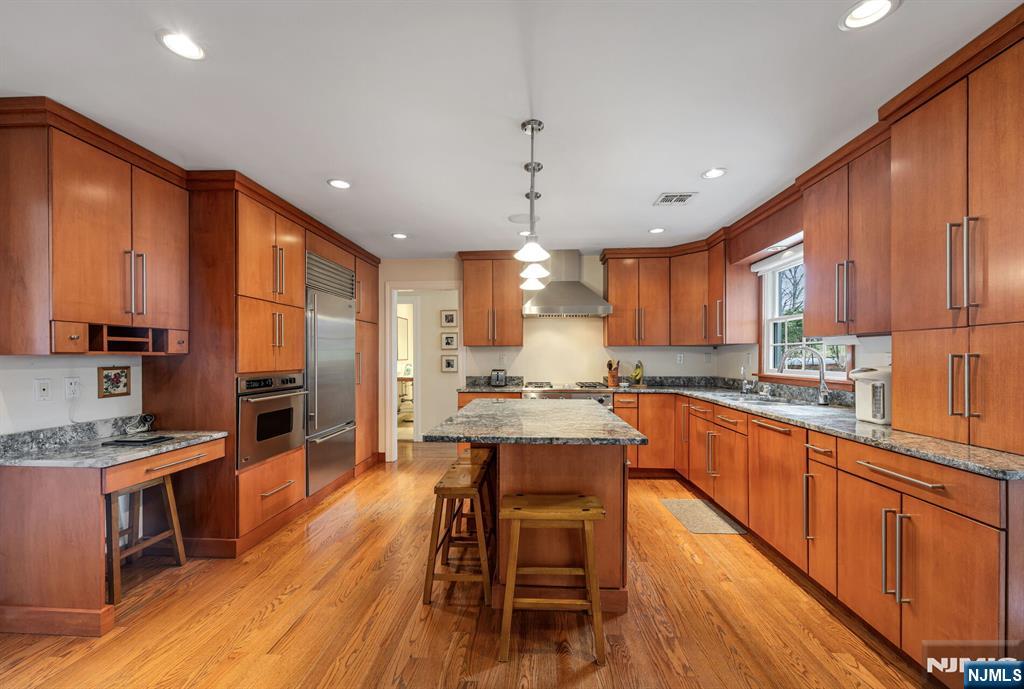 445 Pine Hill Road Leonia, NJ 07605 - Photo 8 of 29