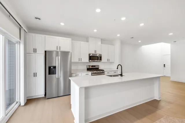 $372,750 | 186 HUNTINGTON Drive, Waconia, MN 55387