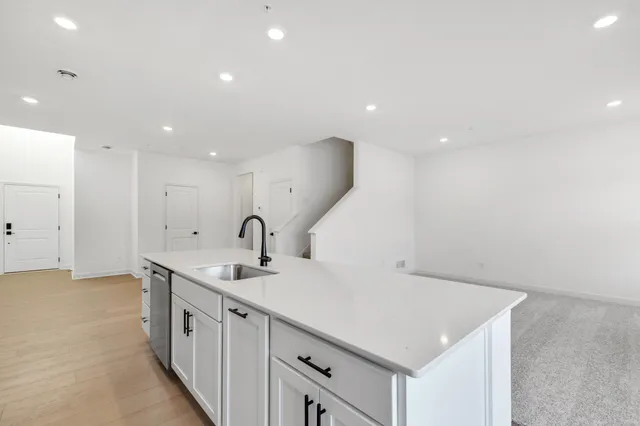 $372,750 | 186 HUNTINGTON Drive, Waconia, MN 55387