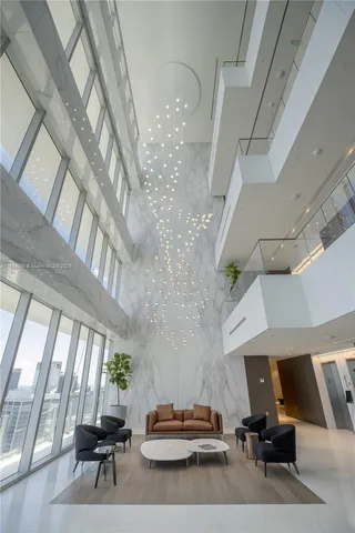 $3,250,000 | 300 Biscayne Blvd Way, Unit 3307, Miami, FL 33131
