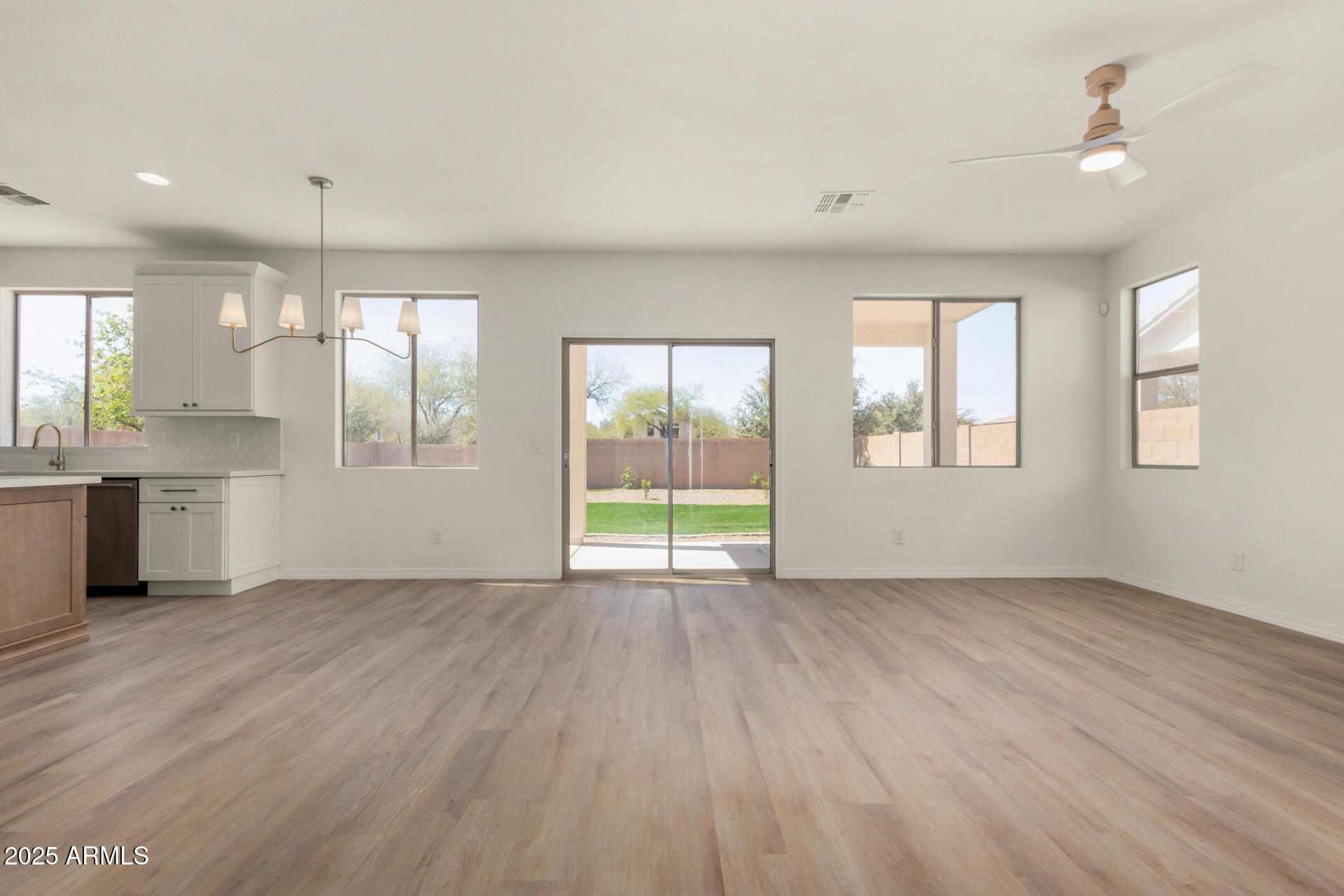 4360 South Splendor Place Gilbert, AZ 85297 - Photo 11 of 50 11 - Splendor