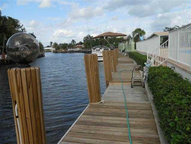 4821 Northeast 27th Terrace Lighthouse Point, FL 33064 - Photo 24 of 25 Waterfront/Dock/Pier