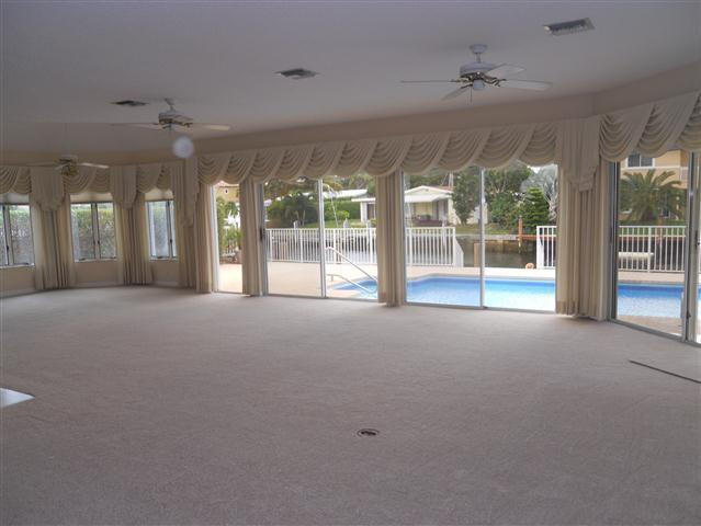 4821 Northeast 27th Terrace Lighthouse Point, FL 33064 - Photo 4 of 25 Family/Great Room
