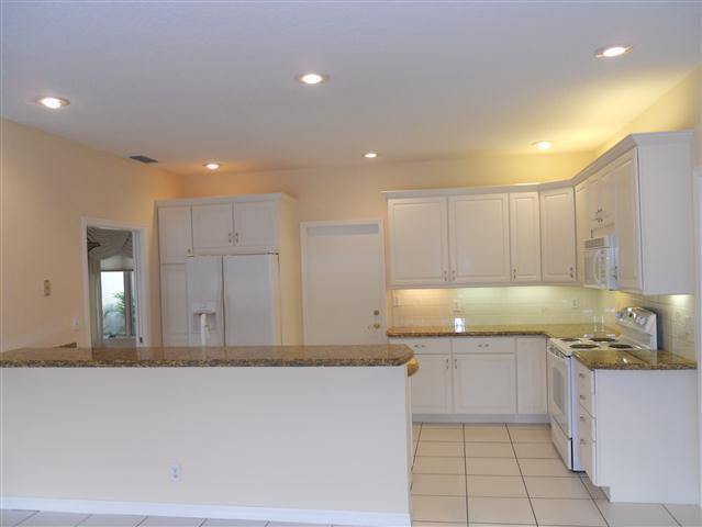 4821 Northeast 27th Terrace Lighthouse Point, FL 33064 - Photo 9 of 25 Kitchen