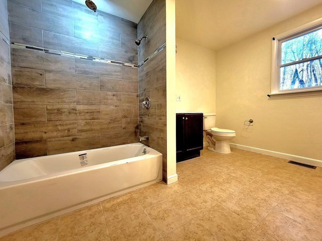 38 West Brookfield Road North Brookfield, MA 01535 - Photo 17 of 40 Gallery Image 17