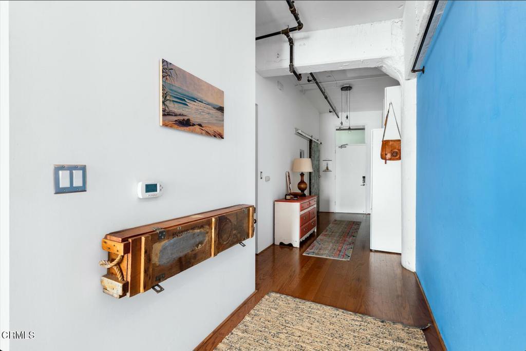 200 North San Fernando Road, Unit 416 Los Angeles, CA 90031 - Photo 4 of 21 a very nice looking room with a couch
