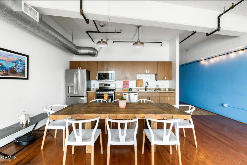 200 North San Fernando Road, Unit 416 Los Angeles, CA 90031 - Photo 10 of 21 a view of a dining room with furniture