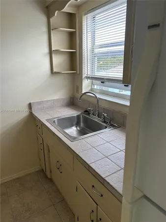 $1,250 | 2301 Northeast 2nd Street, Unit 6, Pompano Beach, FL 33062