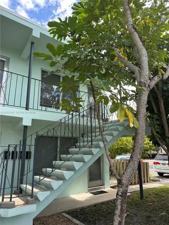 $1,250 | 2301 Northeast 2nd Street, Unit 6, Pompano Beach, FL 33062