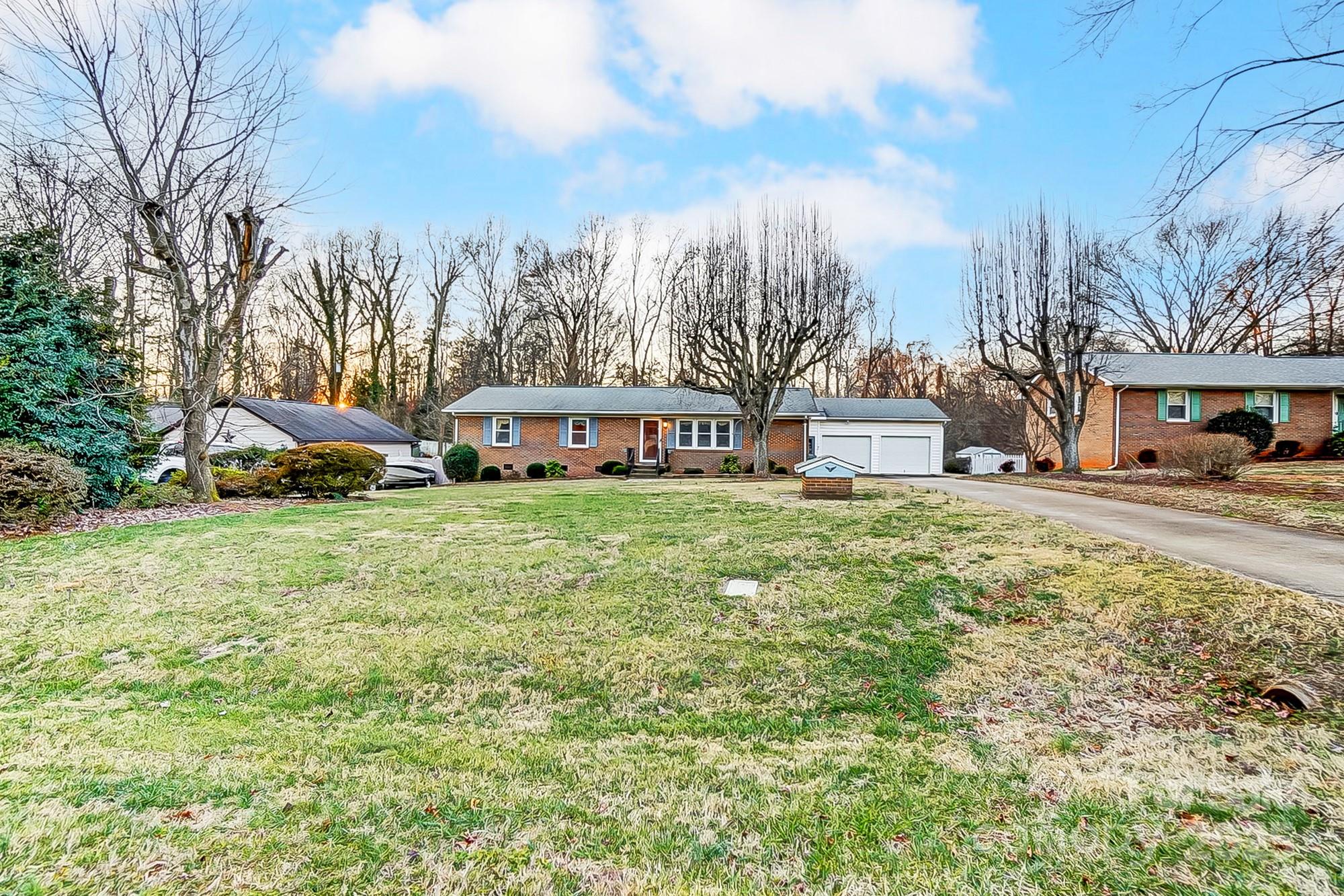 10109 Windrift Road Charlotte, NC 28215 - Photo 2 of 48 Gallery Image 2