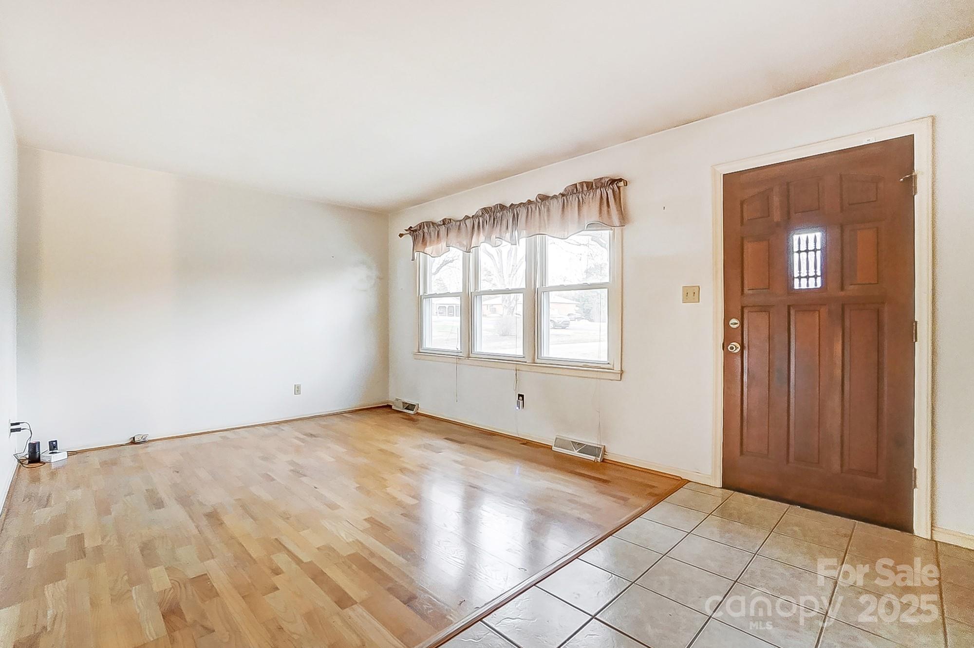 10109 Windrift Road Charlotte, NC 28215 - Photo 5 of 48 Gallery Image 5