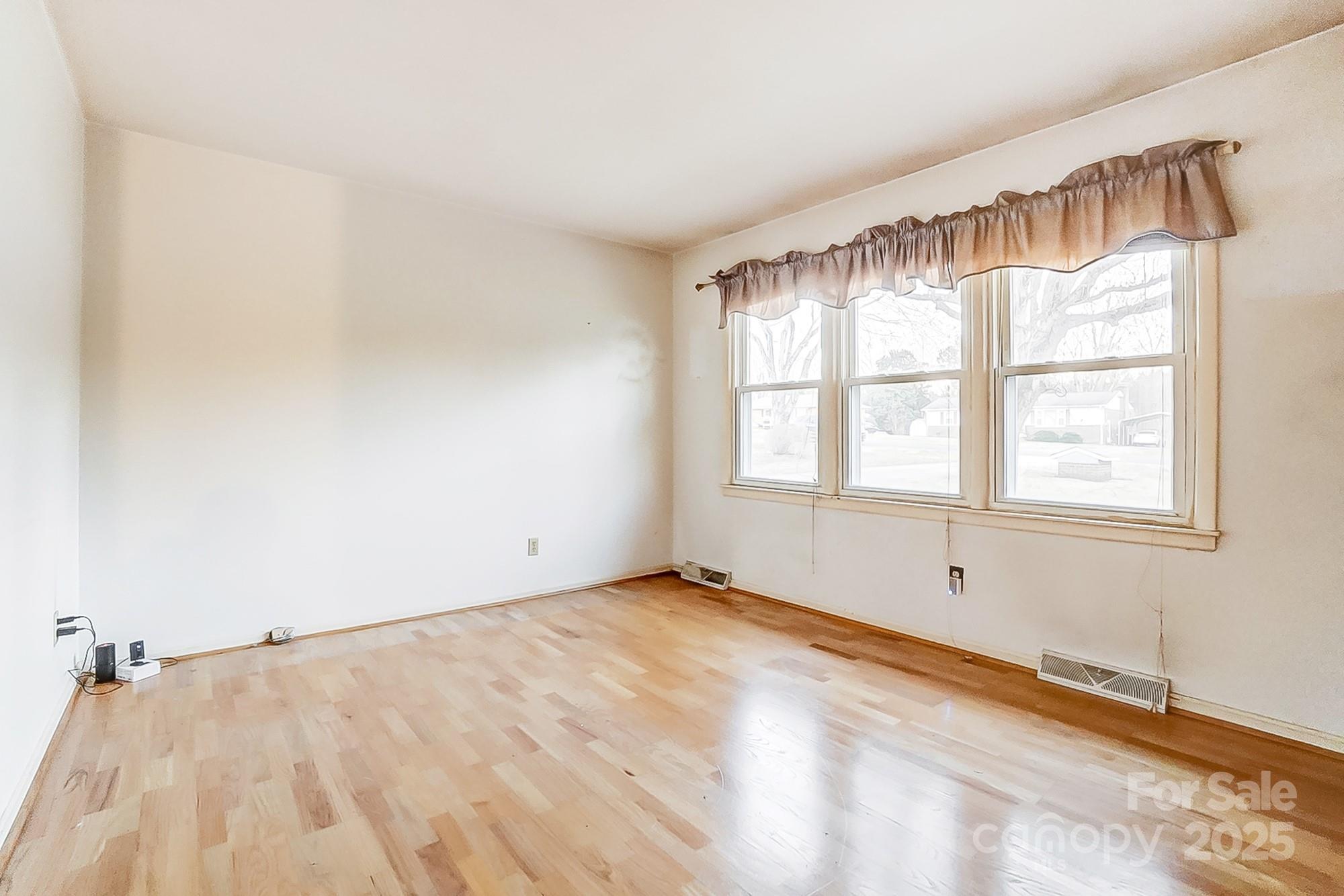 10109 Windrift Road Charlotte, NC 28215 - Photo 6 of 48 Gallery Image 6