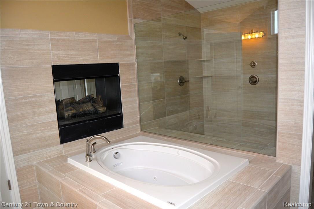 2830 North Addison Circle Rochester, MI 48306 - Photo 22 of 24 DSC_1310.JPG