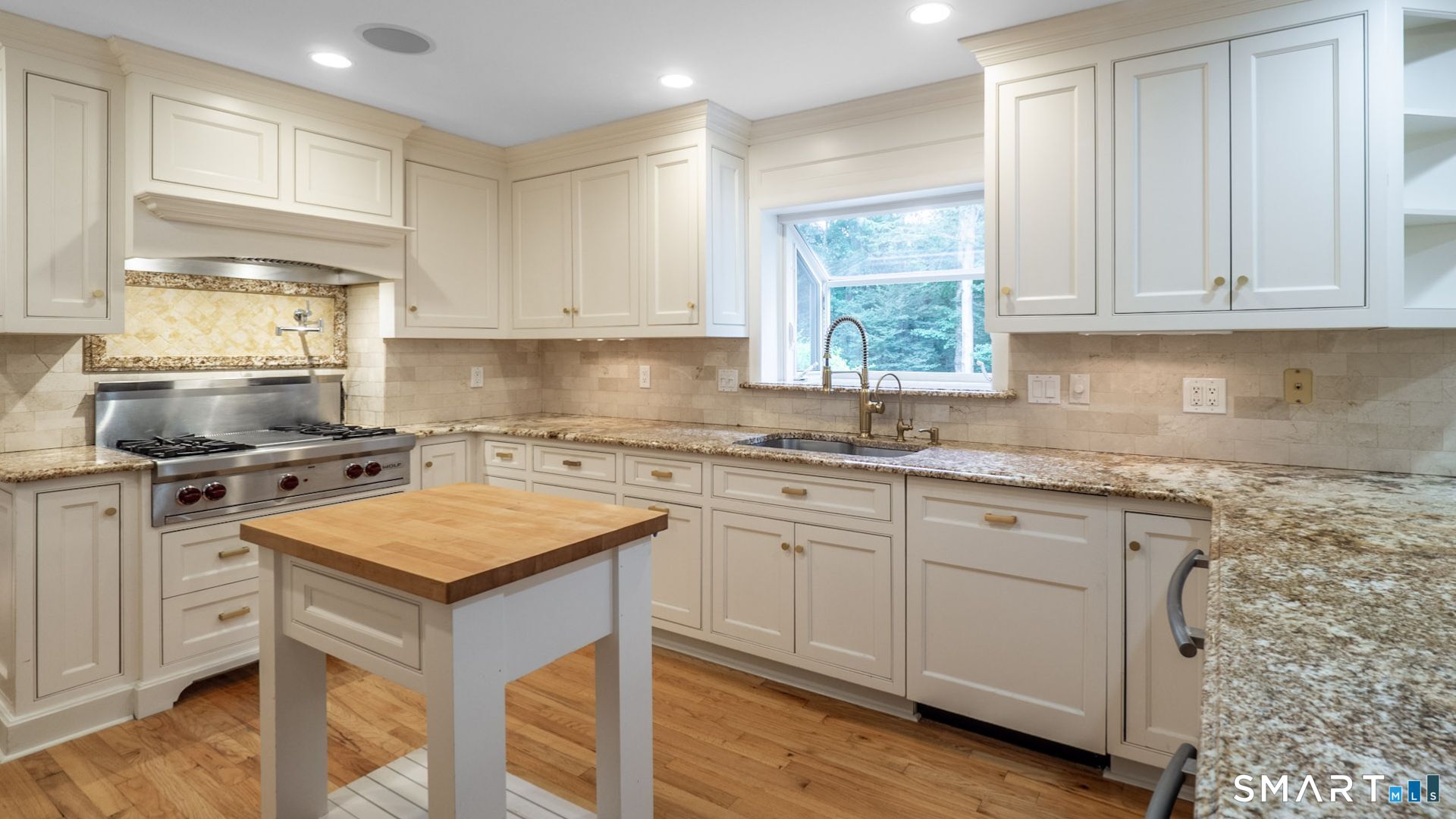 91 Lantern Ridge Road New Canaan, CT 06840 - Photo 9 of 39