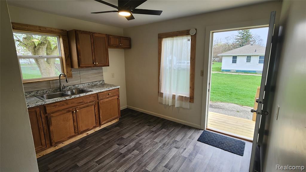 1233 Coldwater Road Flint, MI 48505 - Photo 4 of 22