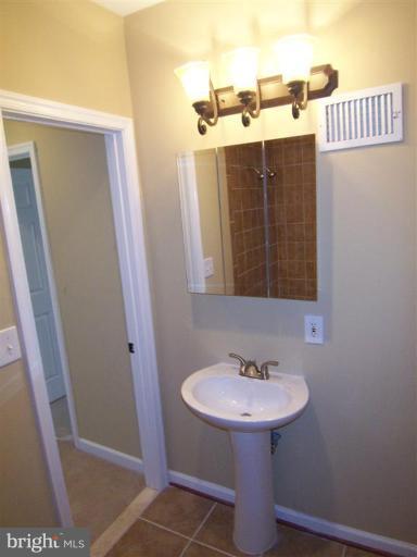 1629 F Street Northeast Washington, DC 20002 - Photo 9 of 24 Bath #1