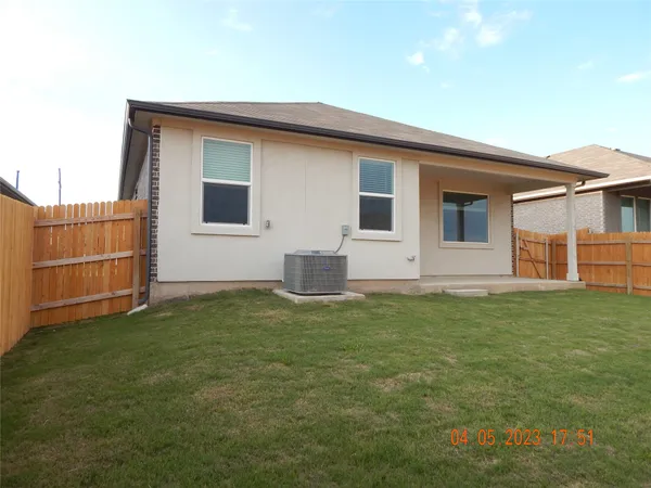 $2,300 | 705 Mais Drive, Georgetown, TX 78626