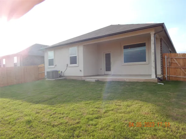 $2,300 | 705 Mais Drive, Georgetown, TX 78626