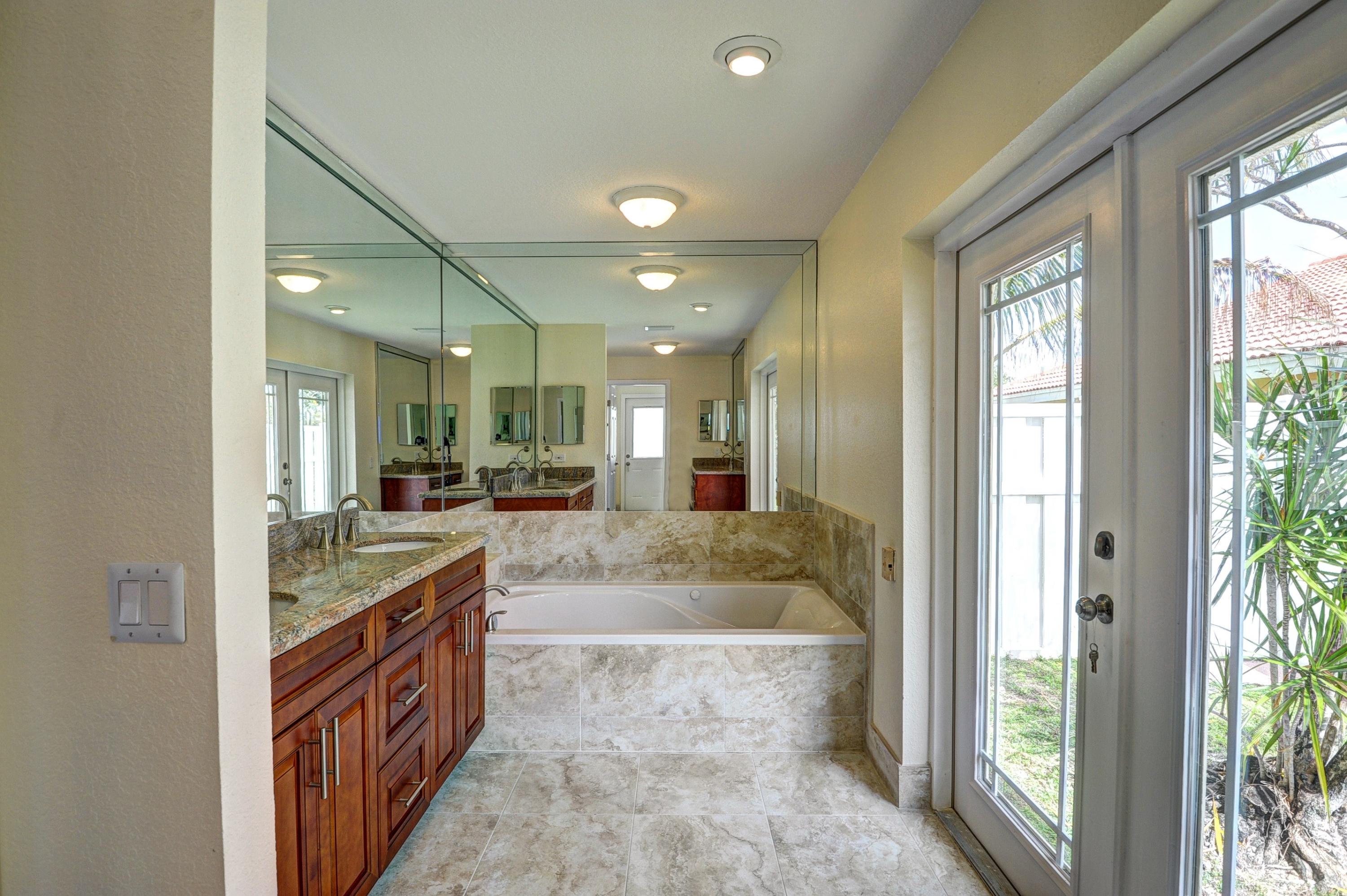 11348 Island Lakes Lane Boca Raton, FL 33498 - Photo 15 of 27 015_Master Bathroom