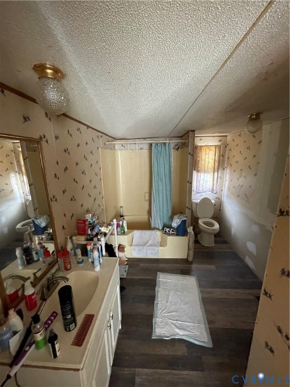 591 Byrd Mill Road Louisa, VA 23093 - Photo 10 of 13 a very nice looking room with a large window