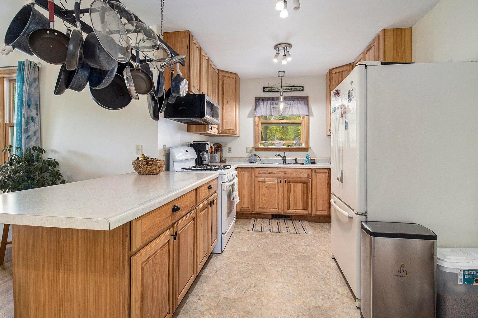 5729 North Bass Lake Road Irons, MI 49644 - Photo 12 of 43 20250523115851496961000000-o