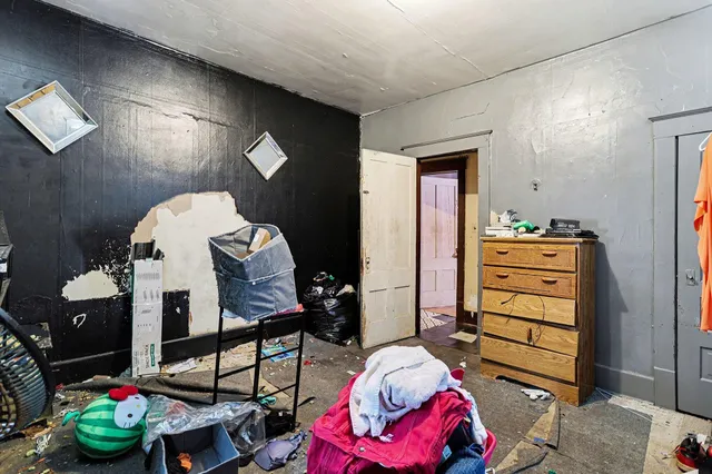 $84,900 | 717 North Eaton Street, Albion, MI 49224