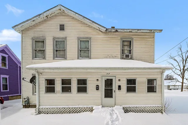 $84,900 | 717 North Eaton Street, Albion, MI 49224