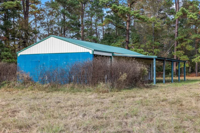 a view of backyard of house