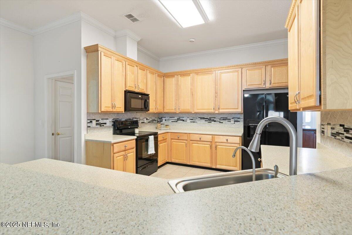 2040 Emerald Green Road Jacksonville, FL 32246 - Photo 17 of 51 Kitchen