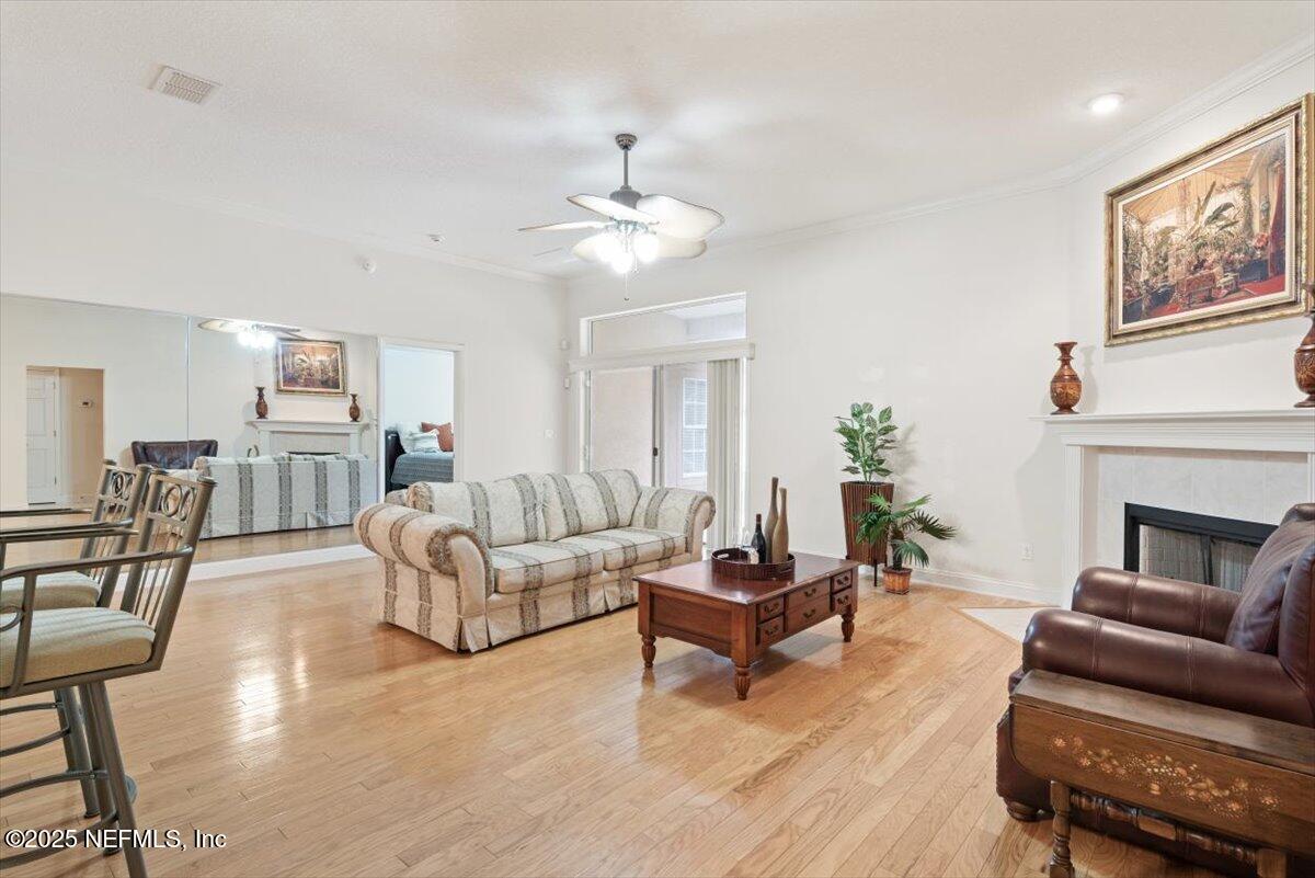 2040 Emerald Green Road Jacksonville, FL 32246 - Photo 18 of 51 Kitchen / Living