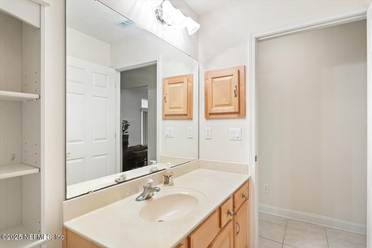 2040 Emerald Green Road Jacksonville, FL 32246 - Photo 28 of 51 Second bathroom