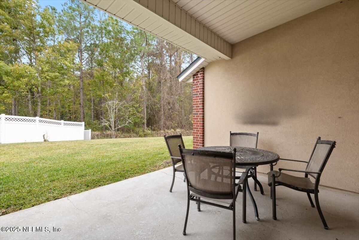 2040 Emerald Green Road Jacksonville, FL 32246 - Photo 37 of 51 Back patio
