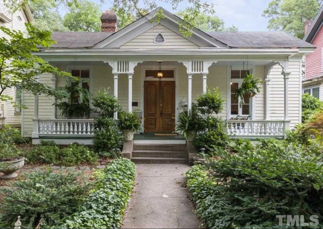 515 Polk Street Raleigh, NC 27604 - Photo 1 of 25 a front view of a house with garden