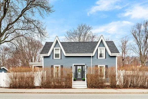 $919,000 | 66 Salem Street, Woburn, MA 01801