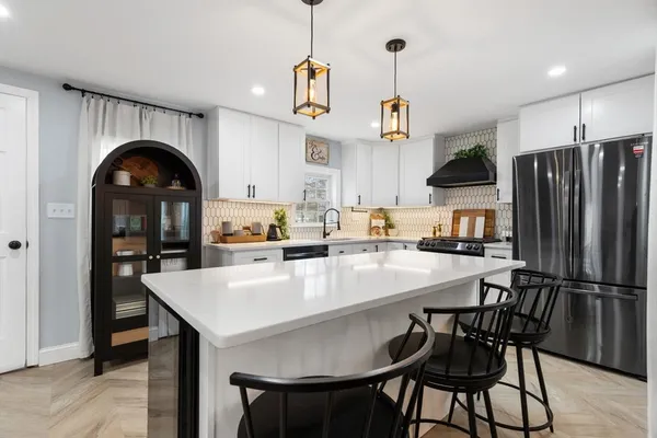 $899,000 | 66 Salem Street, Woburn, MA 01801