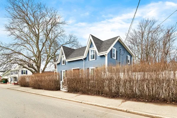 $899,000 | 66 Salem Street, Woburn, MA 01801