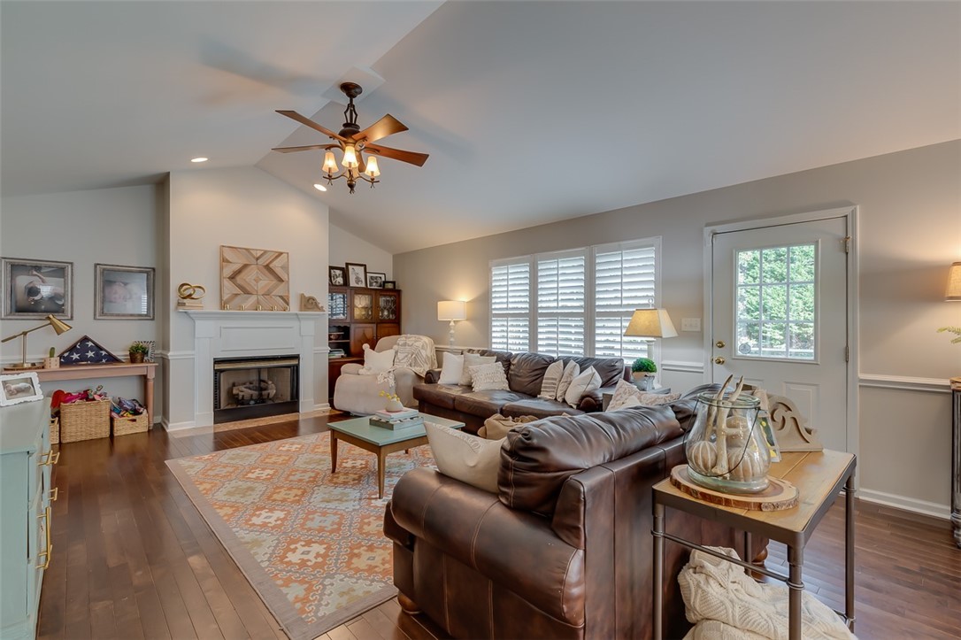 102 Brookwood Court Anderson, SC 29621 - Photo 7 of 39