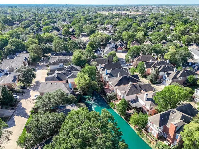 $394,900 | 12869 Kingsbridge Lane, Houston, TX 77077