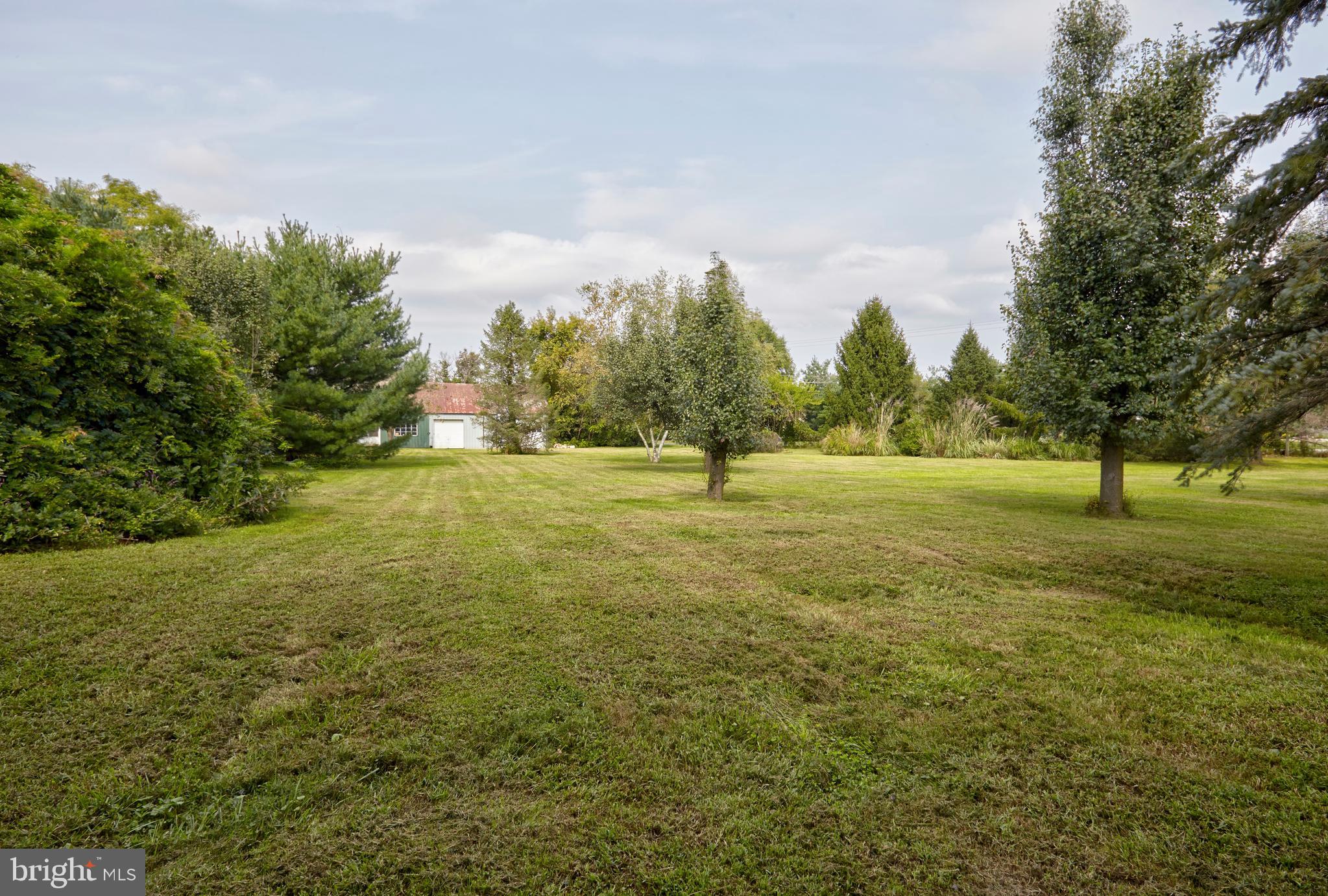 908 North Island Road Columbus, NJ 08022 - Photo 6 of 15 Back Yard