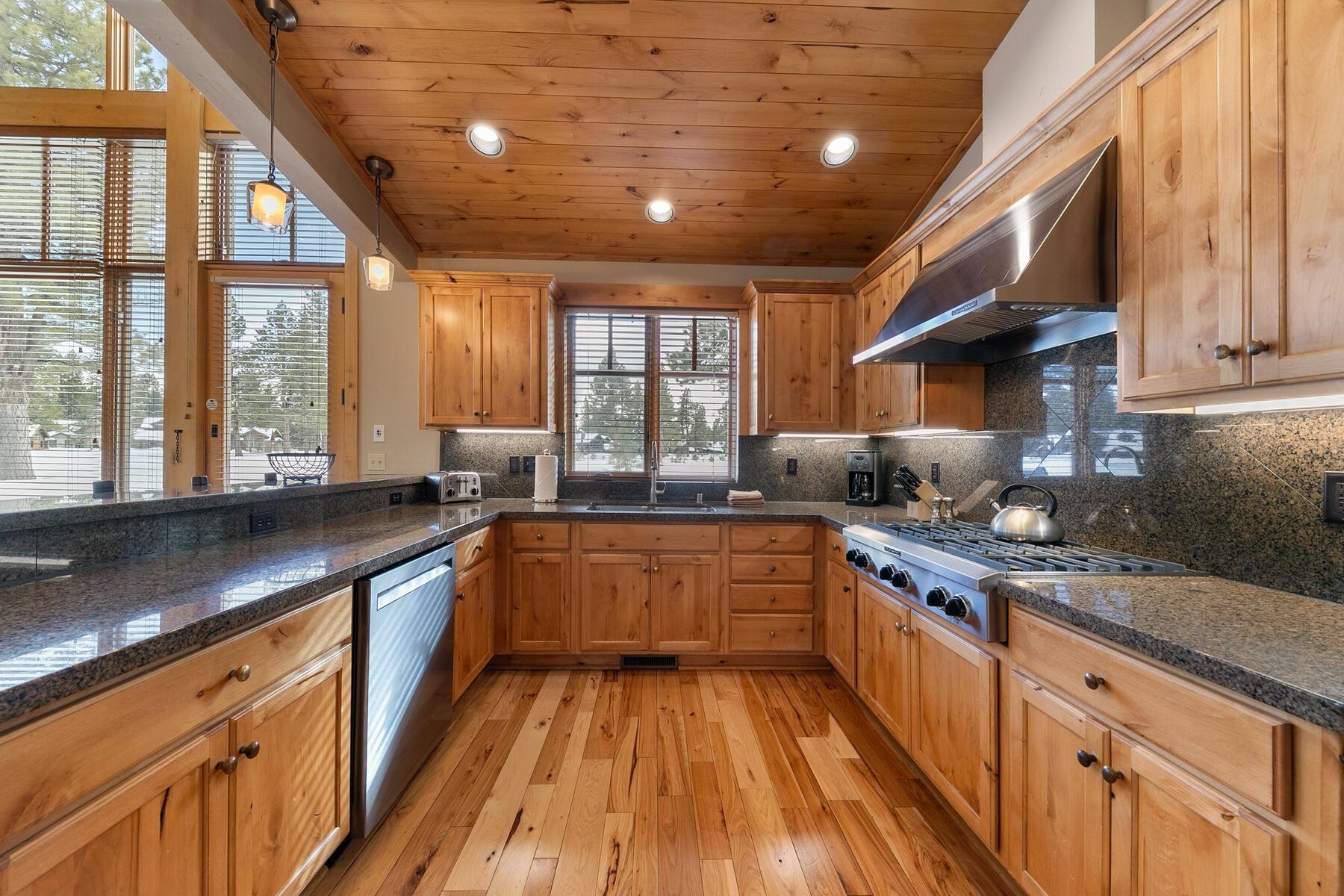 12229 Lookout Loop, Unit F538 Truckee, CA 96161 - Photo 10 of 28