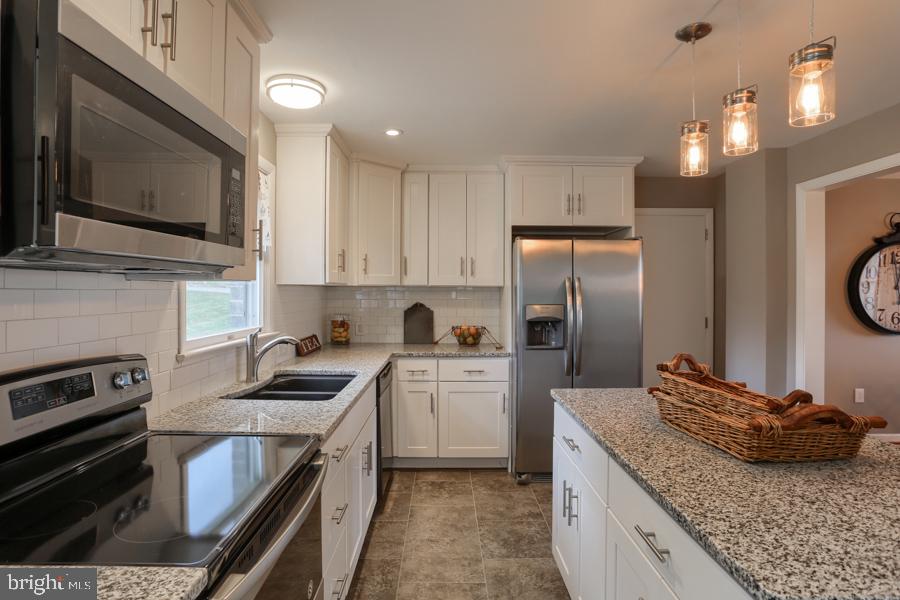 103 Bomberger Road Akron, PA 17501 - Photo 13 of 42
