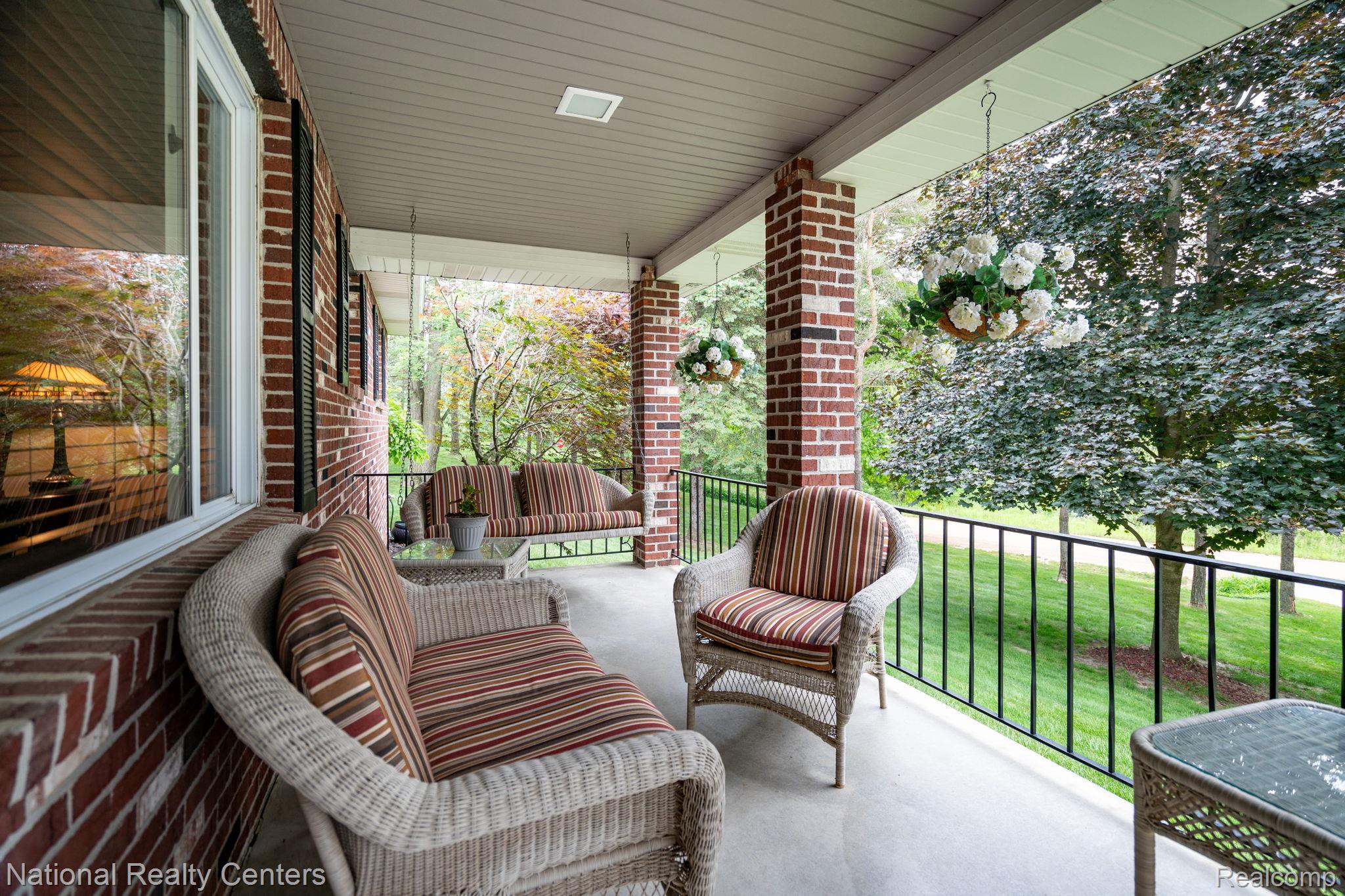 5014 Walker Road Davison, MI 48423 - Photo 4 of 54 Large front porch