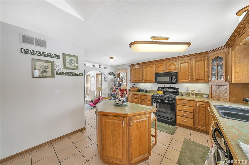 4515 South Williams Road Stockbridge, MI 49285 - Photo 16 of 59
