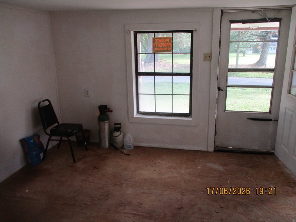 625 Stoney Battery Road Marion, VA 24354 - Photo 3 of 23 Gallery Image 3